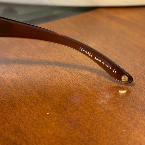 Authentic Versace sunglasses in great condition - Picture 6 of 9
